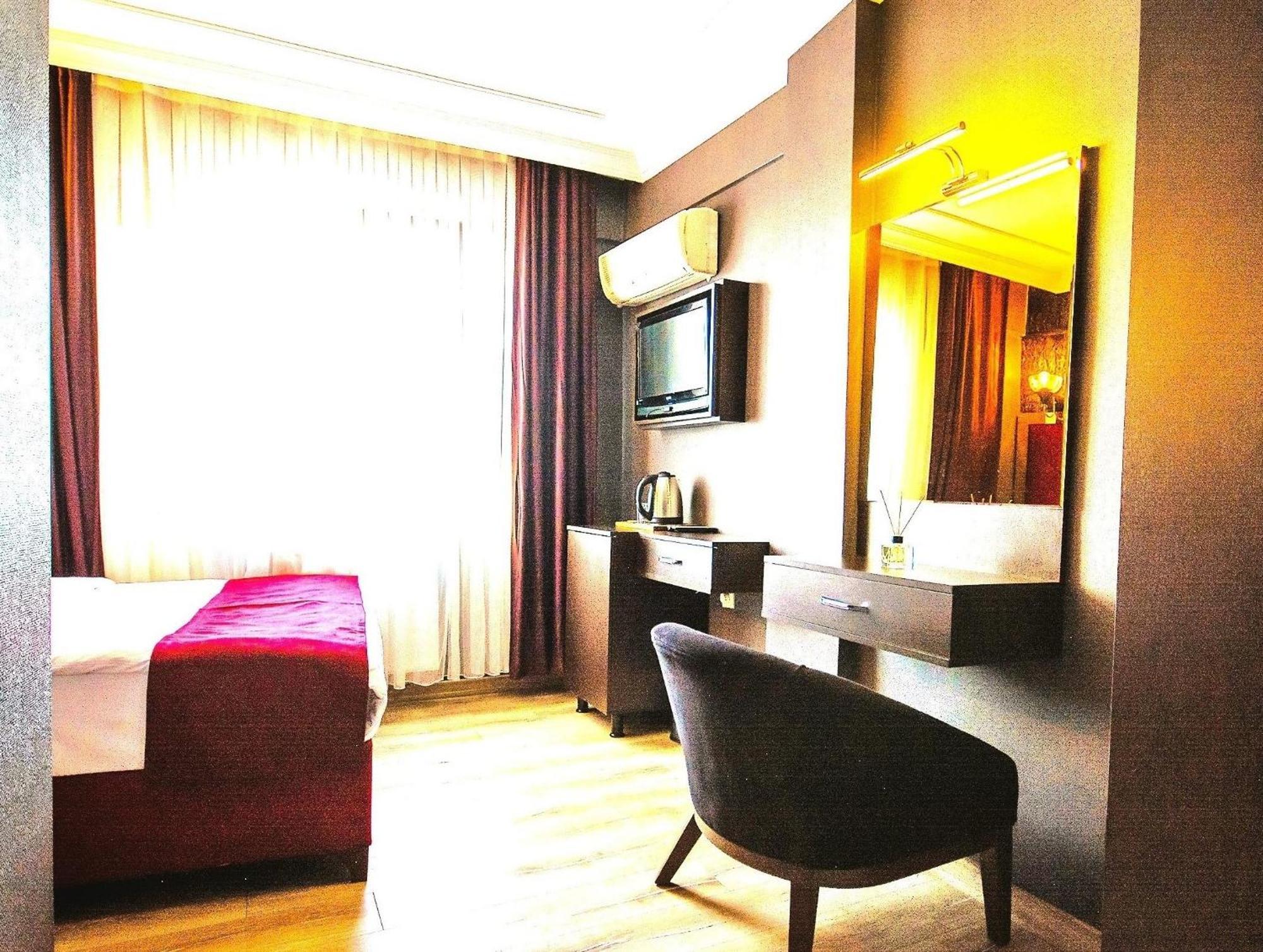 Atesde Dustu Salvara Hotel Istanbul Exterior photo